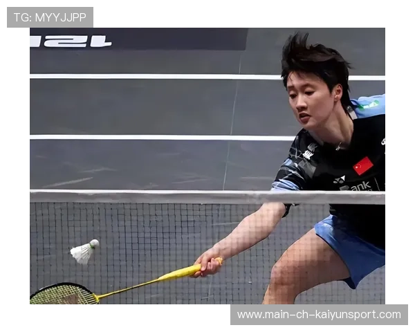 羽毛球新秀拿反球拍