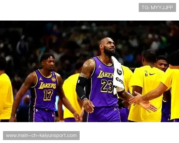 湖人队迎来“皇家雪”迎战强敌:赛场上的寒冬也挡不住王者归来 湖人队迎来“皇家雪”迎战强敌:赛场上的寒冬也挡不住王者归来