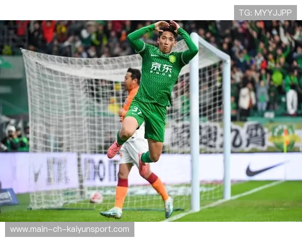 曹永竞禁区边缘起脚劲射挂死角,北京国安热身赛1比0力克梅州客家 曹永竞禁区边缘起脚劲射挂死角,北京国安热身赛1比0力克梅州客家